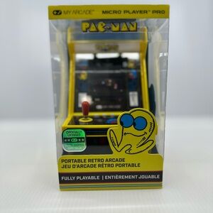 Pac-Man Retro Arcade Game IN PACKAGING